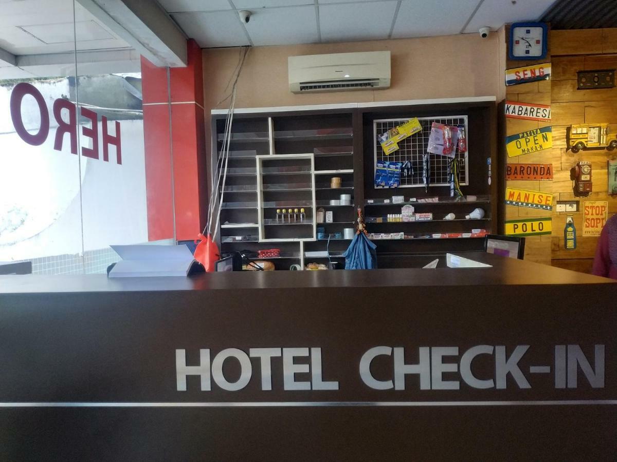 Oyo 1089 Hotel Hero Ambon Zewnętrze zdjęcie